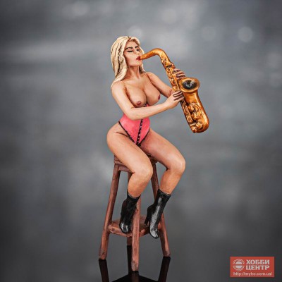 Девушка с саксофоном Girl-24